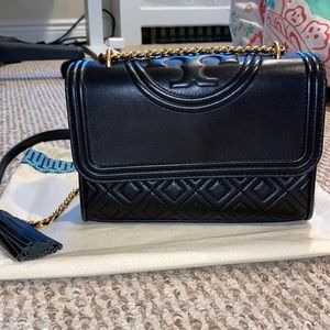 TORY BURCH FLEMING SMALL CONVERTIBLE SHOULDER BAG- BLACK